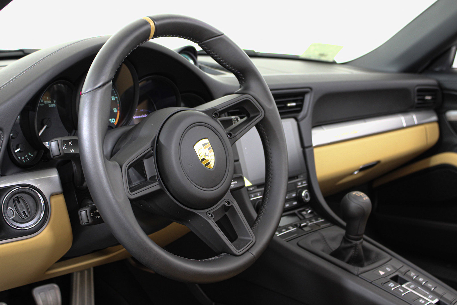 Used 2019 Porsche 911 Speedster RWD image 40