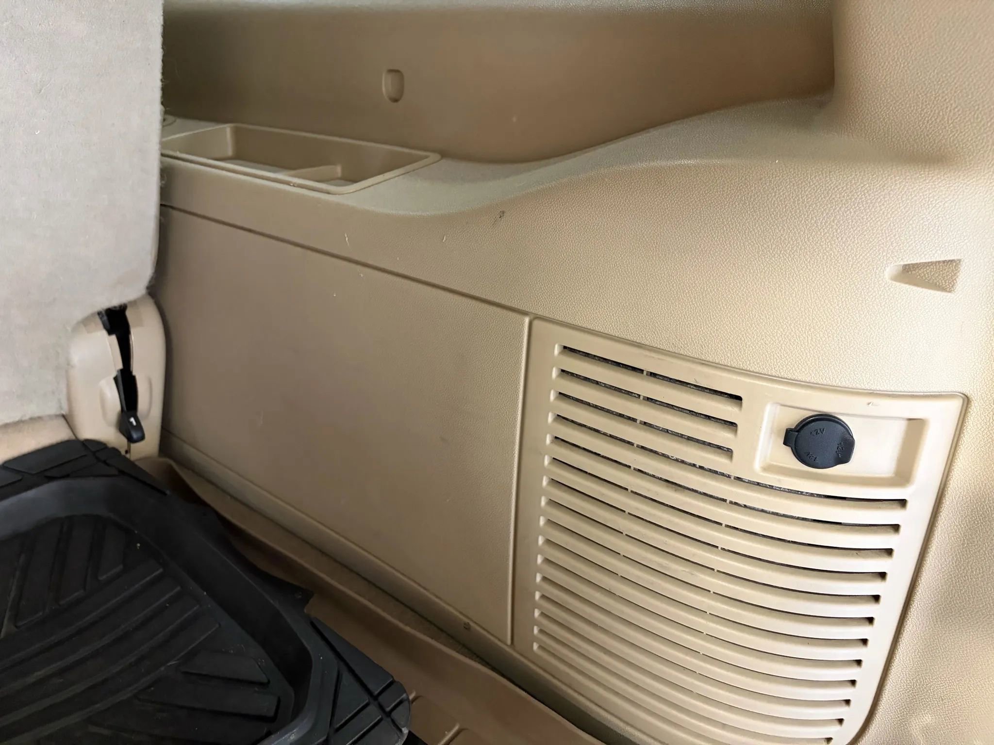 Used 2012 GMC Yukon XL Denali image 30