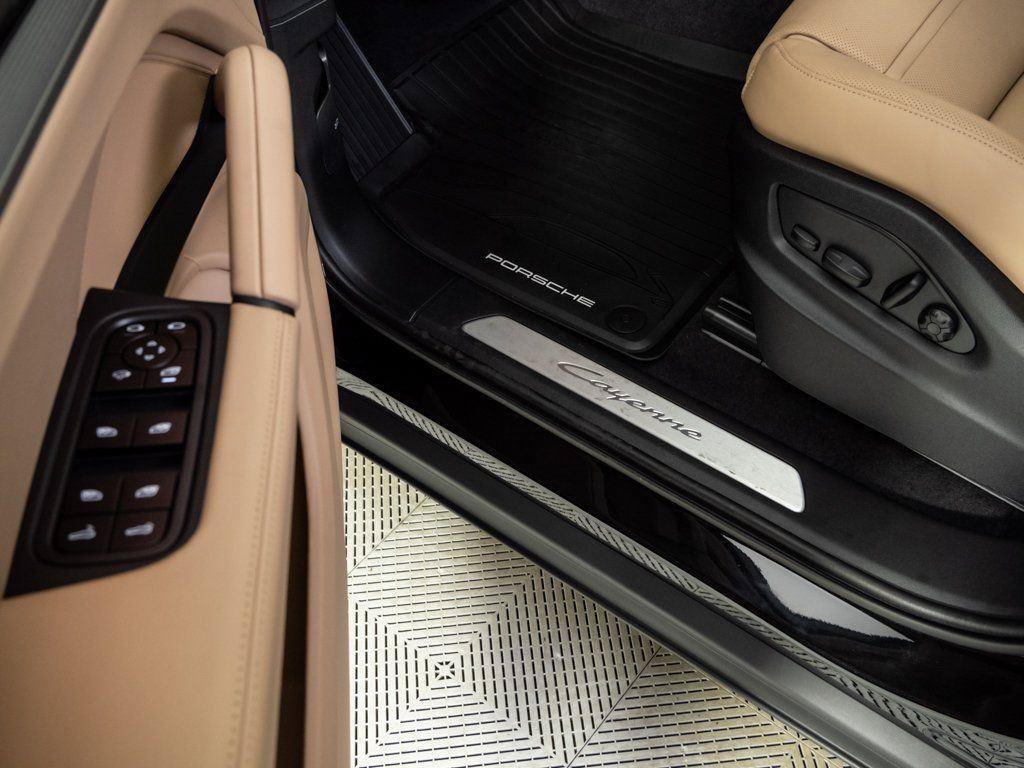 Certified 2026 Porsche Cayenne Coupe AWD/4WD image 8