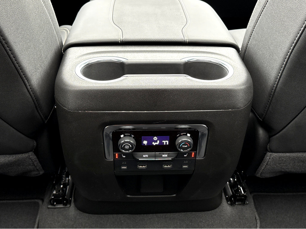 New 2026 Chevrolet Suburban Premier image 27