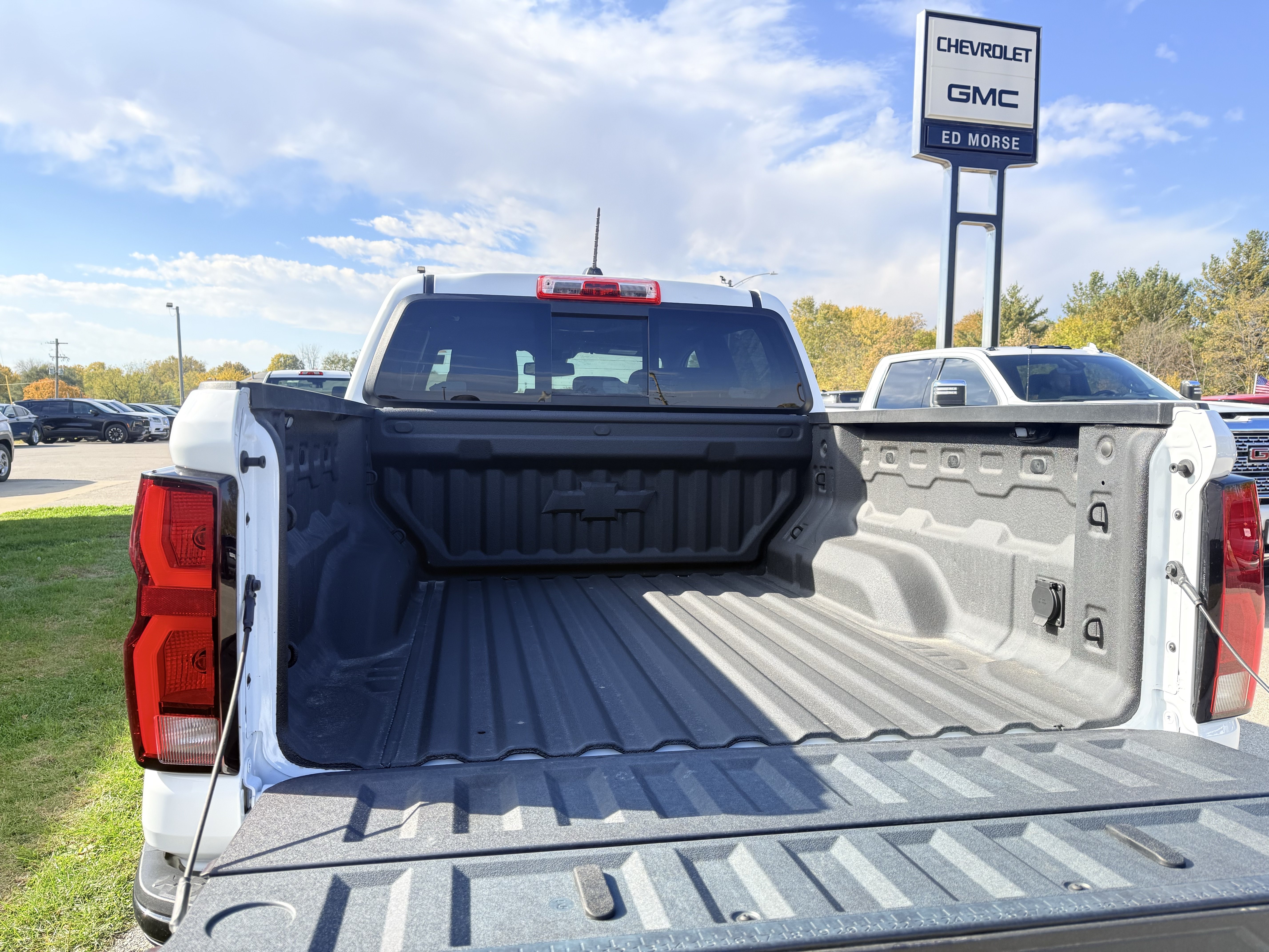 New 2025 Chevrolet Colorado ZR2 w/ Off-Road Front Bumper Package AWD/4WD image 7
