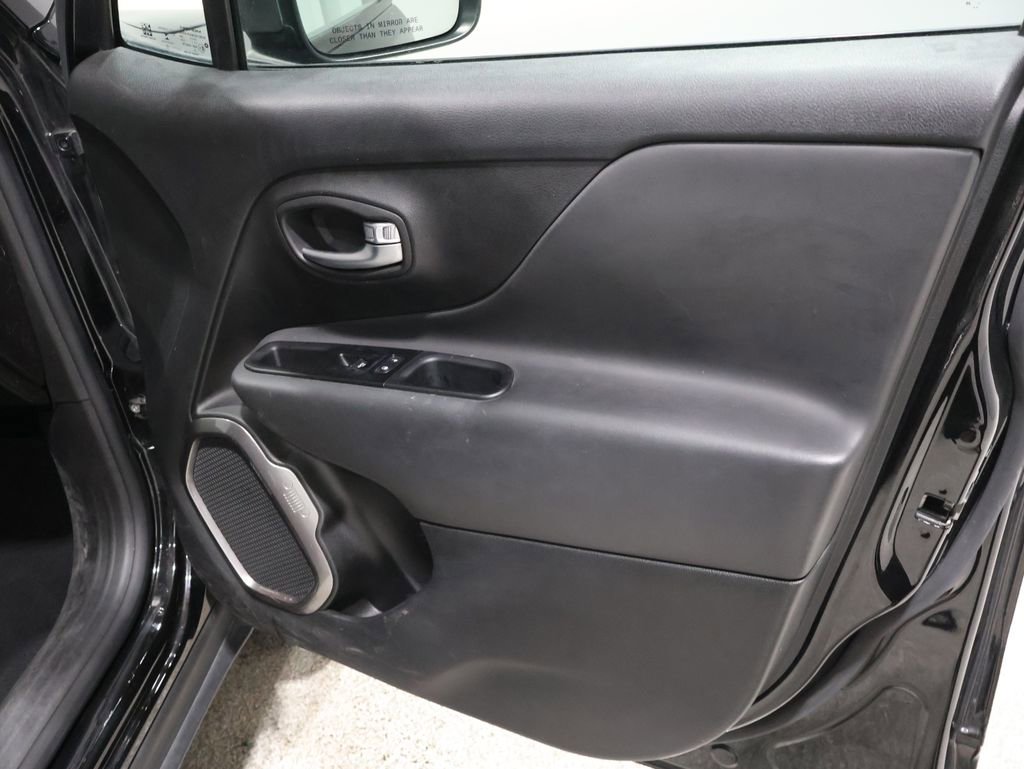 Used 2020 Jeep Renegade Limited image 25