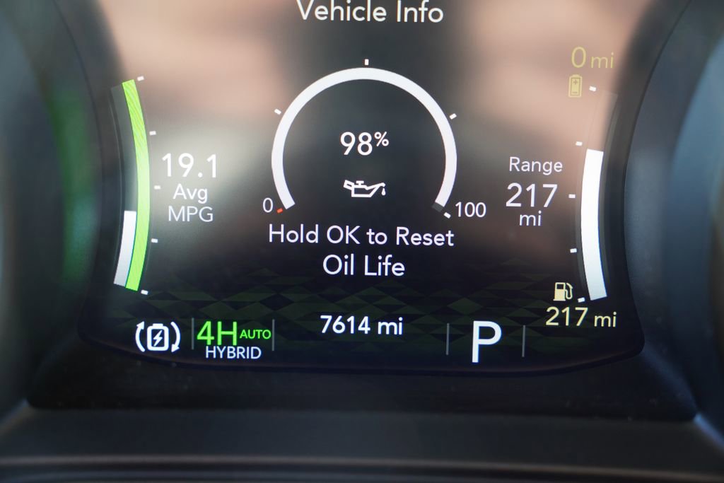 Certified 2025 Jeep Wrangler Unlimited Sahara w/ Safety Group image 32