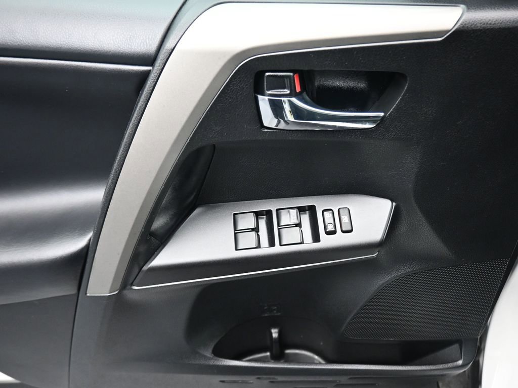 Used 2018 Toyota RAV4 XLE w/ Plus Extra Value Package image 10