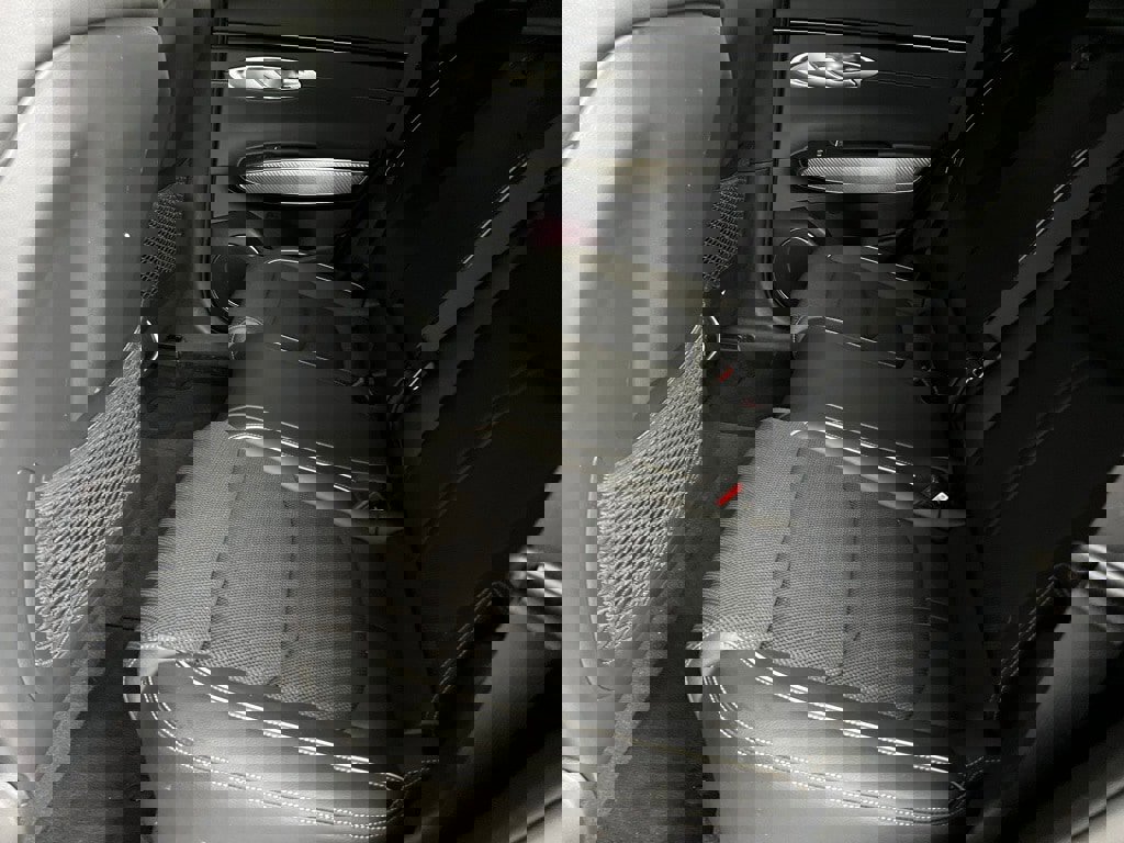 Used 2024 Genesis GV70 3.5T Sport image 8