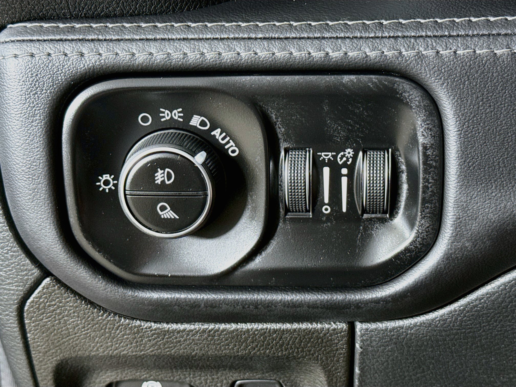 Used 2022 RAM 1500 Limited RWD image 9