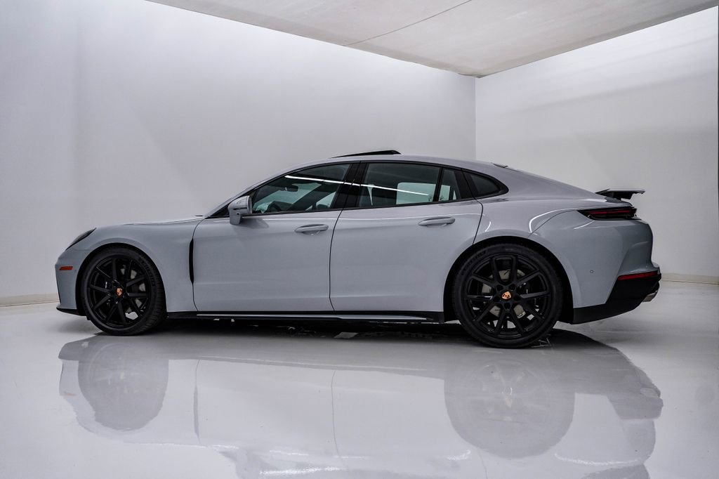 New 2026 Porsche Panamera 4 image 2