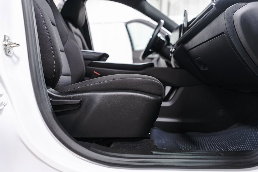 Used 2025 Chevrolet Equinox LT image 36