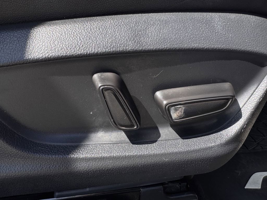 Used 2019 Toyota Avalon XSE w/ All Weather Liner Package image 29