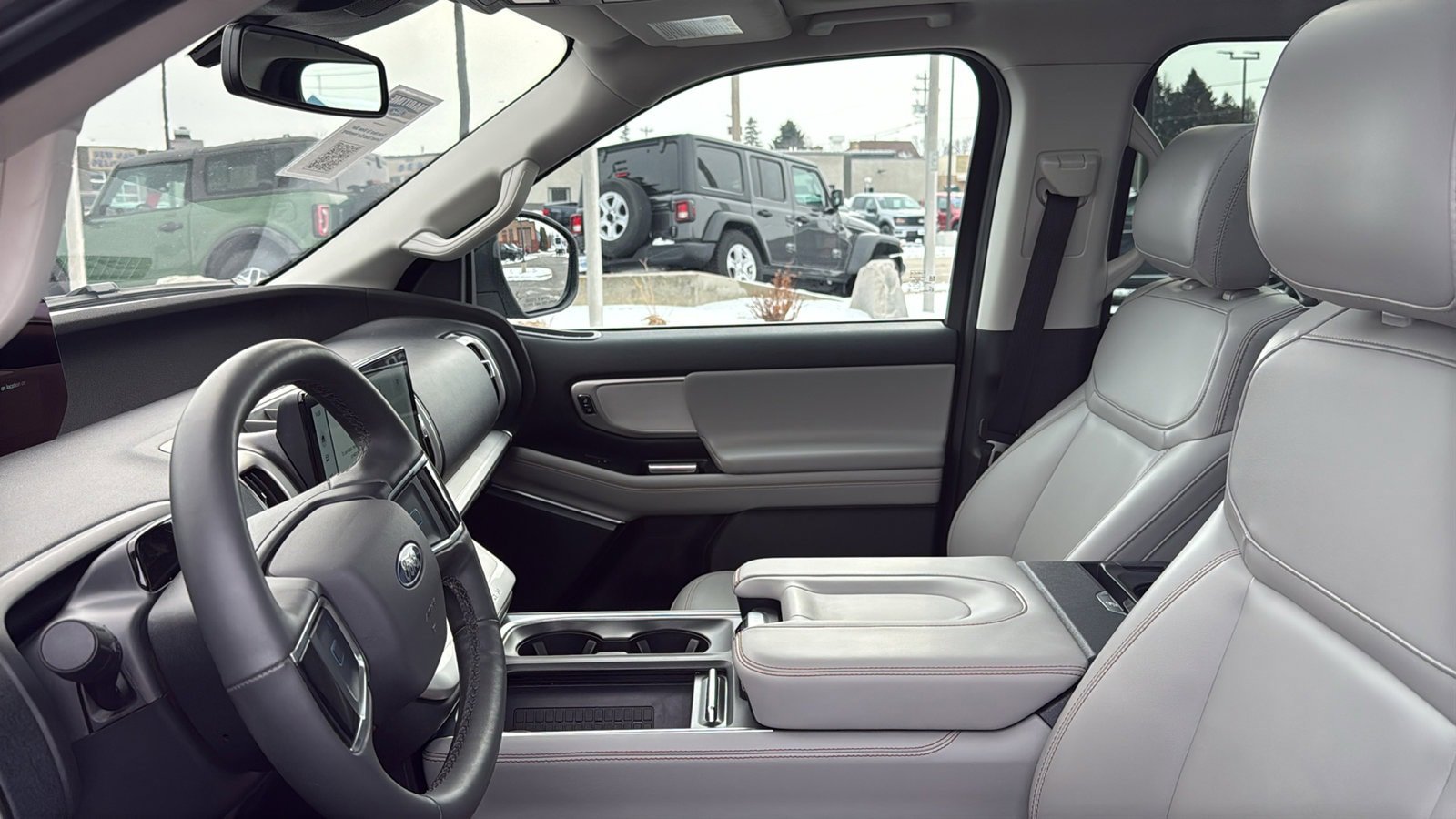 Used 2025 Ford Expedition Active AWD/4WD image 10