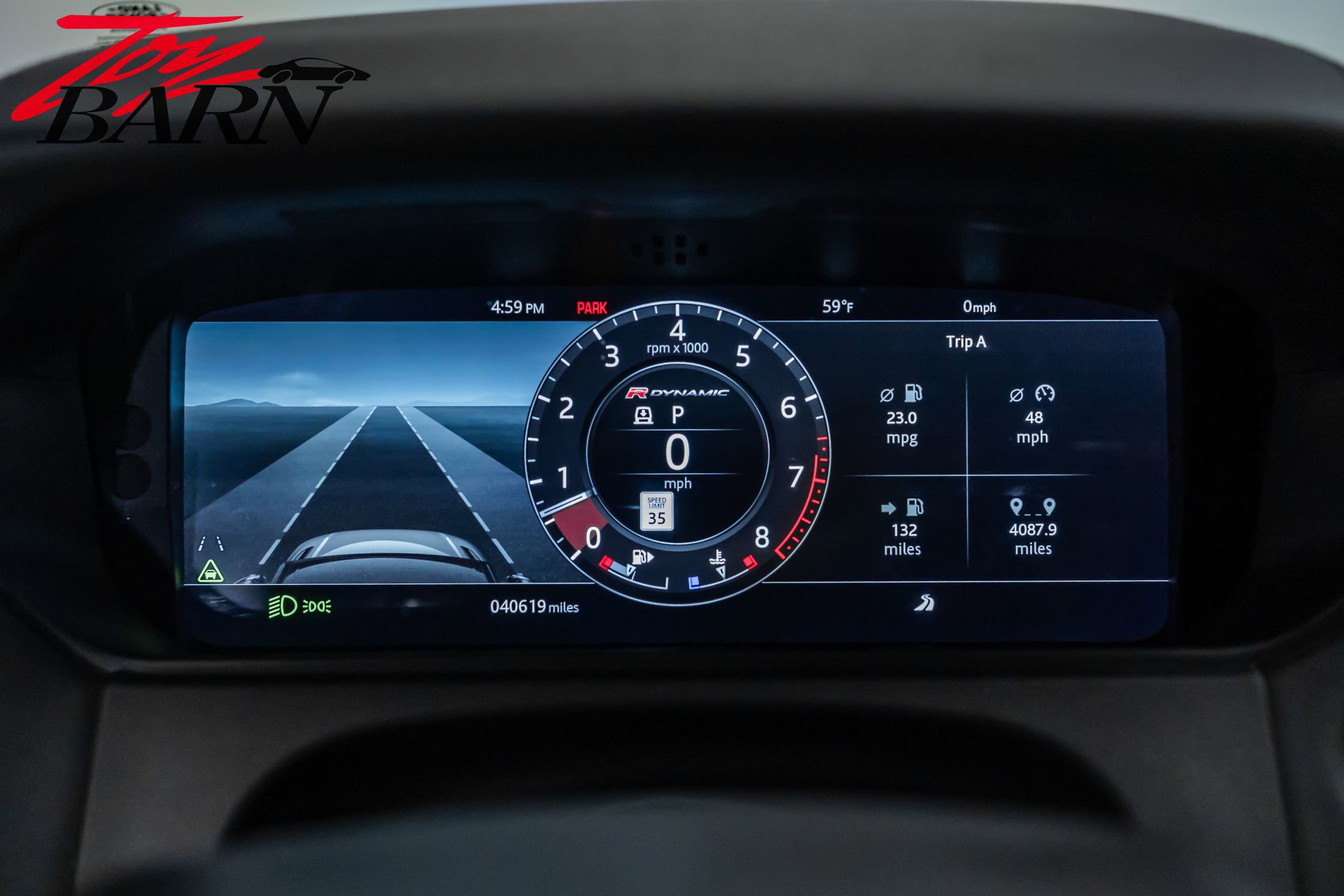 Used 2018 Land Rover Range Rover Velar R-Dynamic HSE image 39