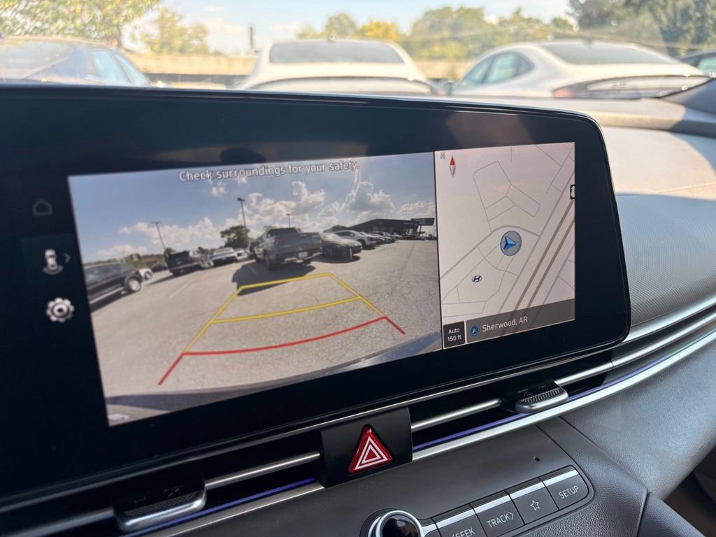 Used 2024 Hyundai Elantra SEL FWD image 16