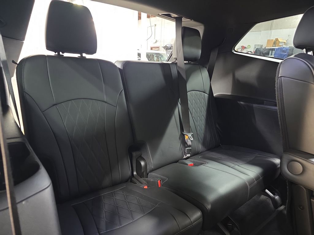 Used 2022 Buick Enclave Avenir w/ Avenir Technology Package image 12