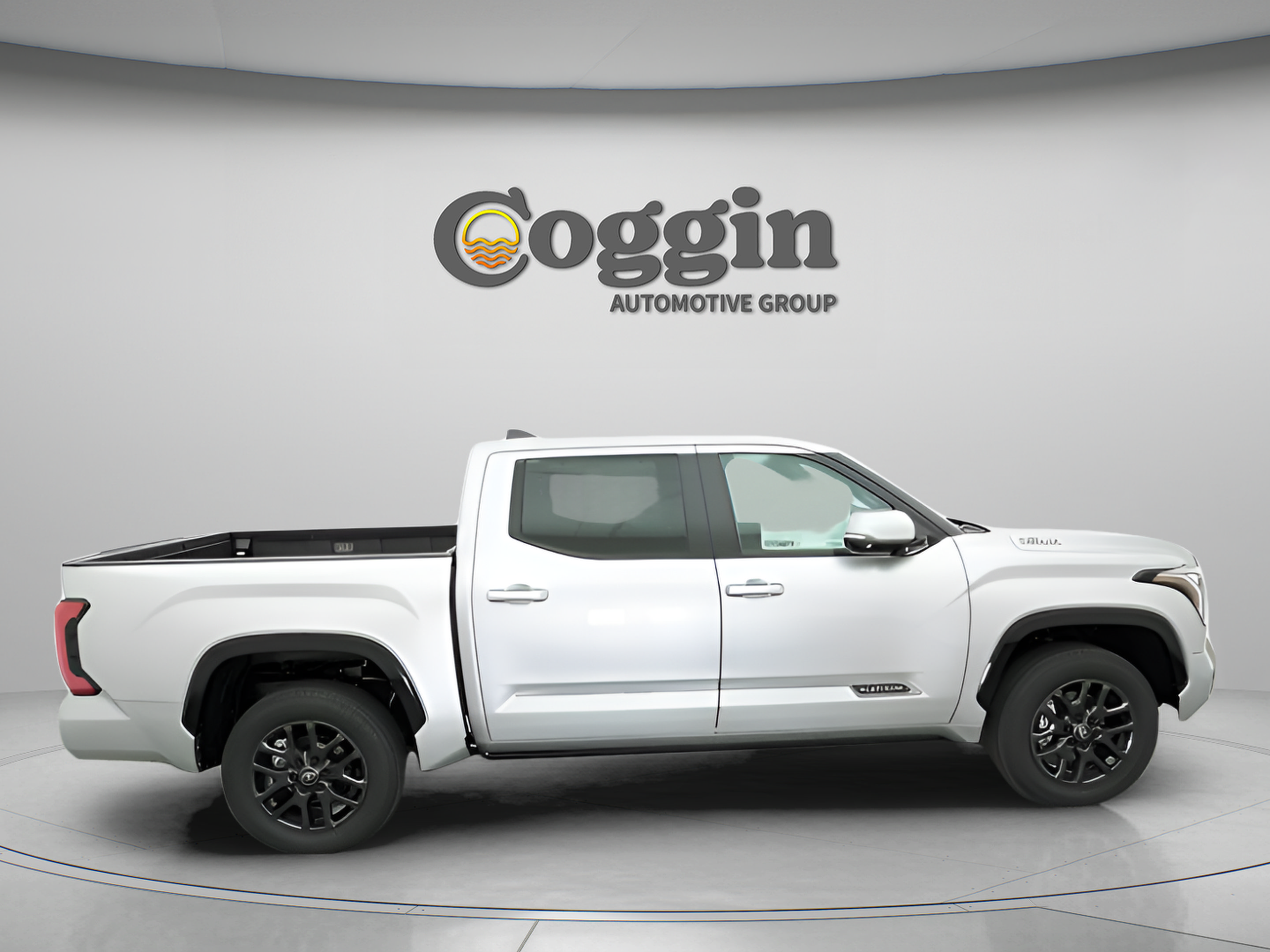 Used 2025 Toyota Tundra Platinum AWD/4WD image 21