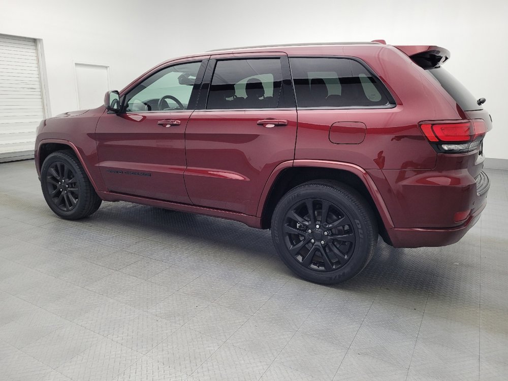 Used 2020 Jeep Grand Cherokee Altitude image 3