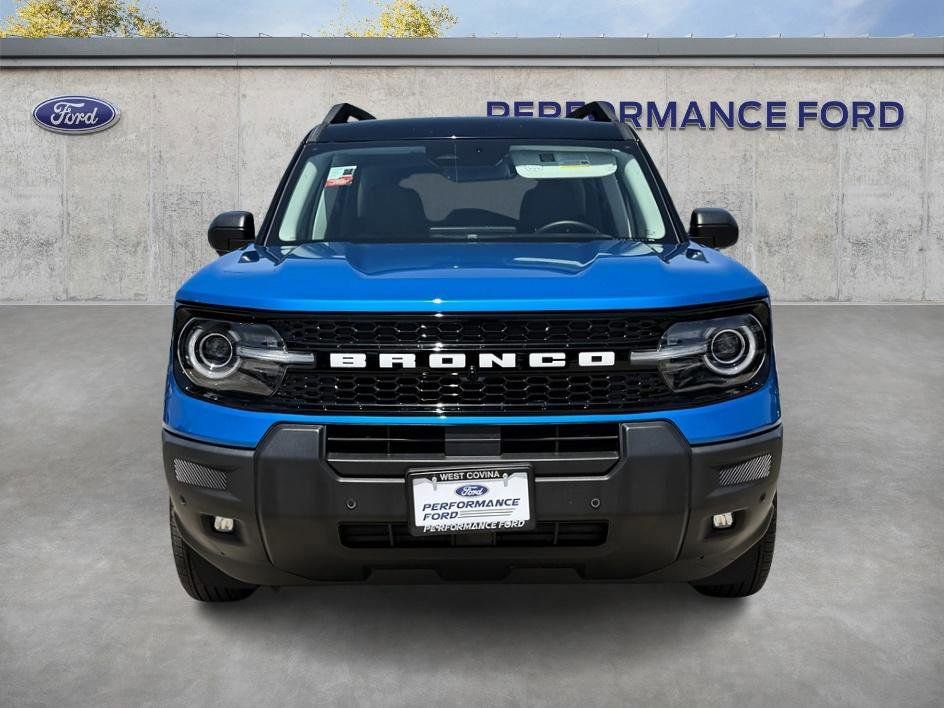 Used 2025 Ford Bronco Sport Outer Banks w/ Outer Banks Tech Package+ AWD/4WD image 2
