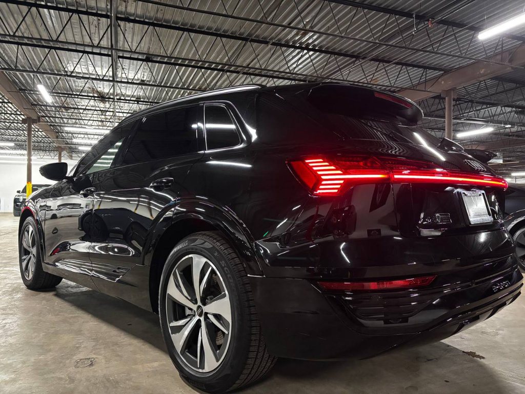 Used 2024 Audi Q8 e-tron Premium image 18