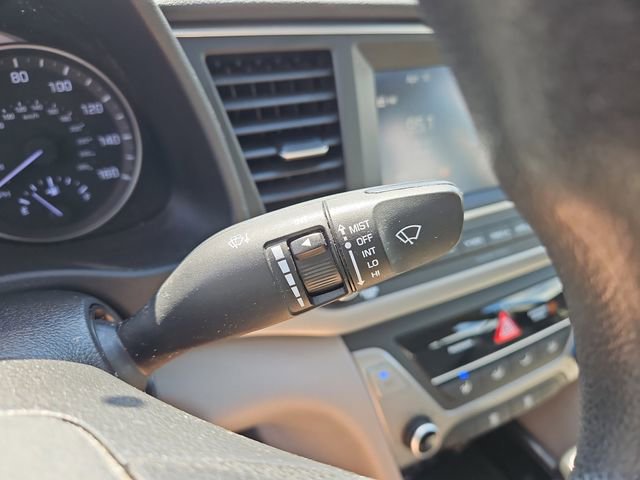 Used 2017 Hyundai Elantra SE image 20