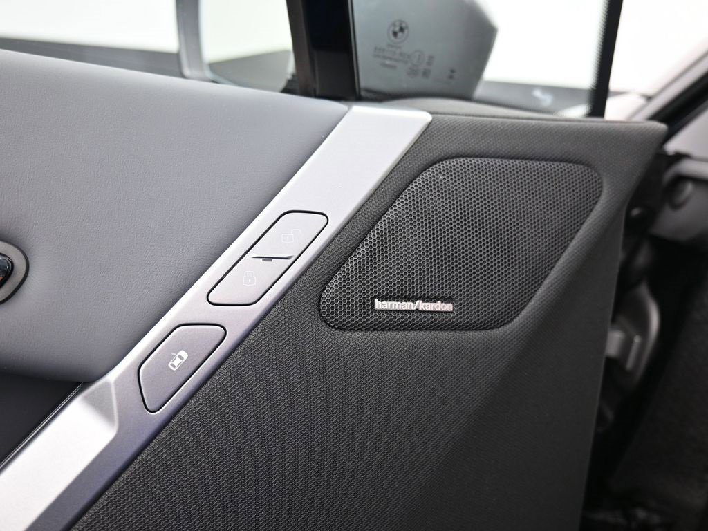 New 2026 BMW iX xDrive60 w/ M Sport Package image 10