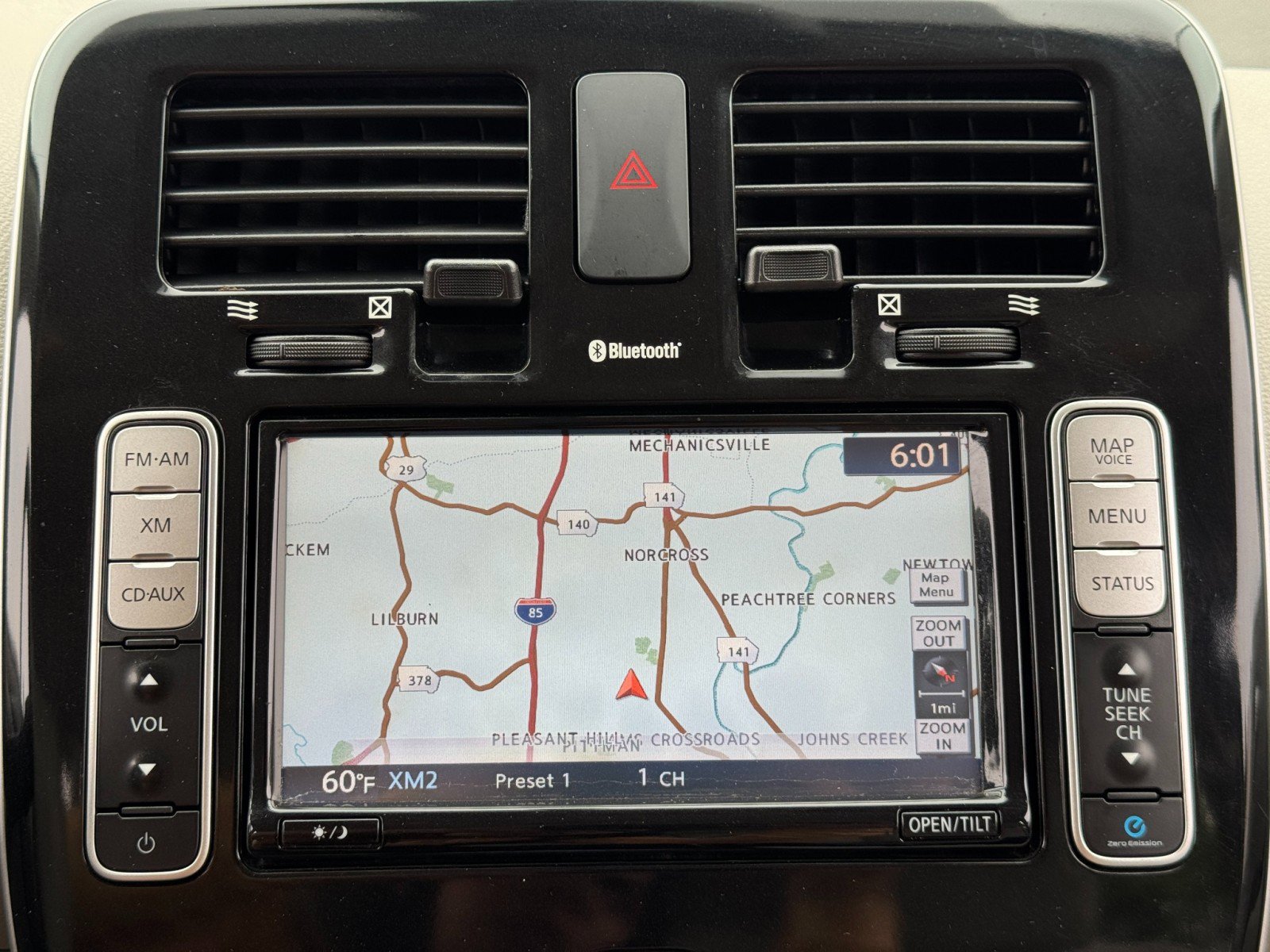 Used 2015 Nissan Leaf SV FWD image 22