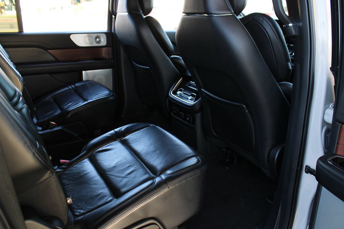 Used 2020 Lincoln Navigator L Reserve w/ Equipment Group 208A Reserve AWD/4WD image 23