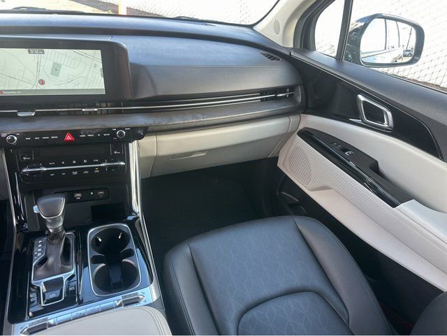 Certified 2024 Kia Carnival SX image 13