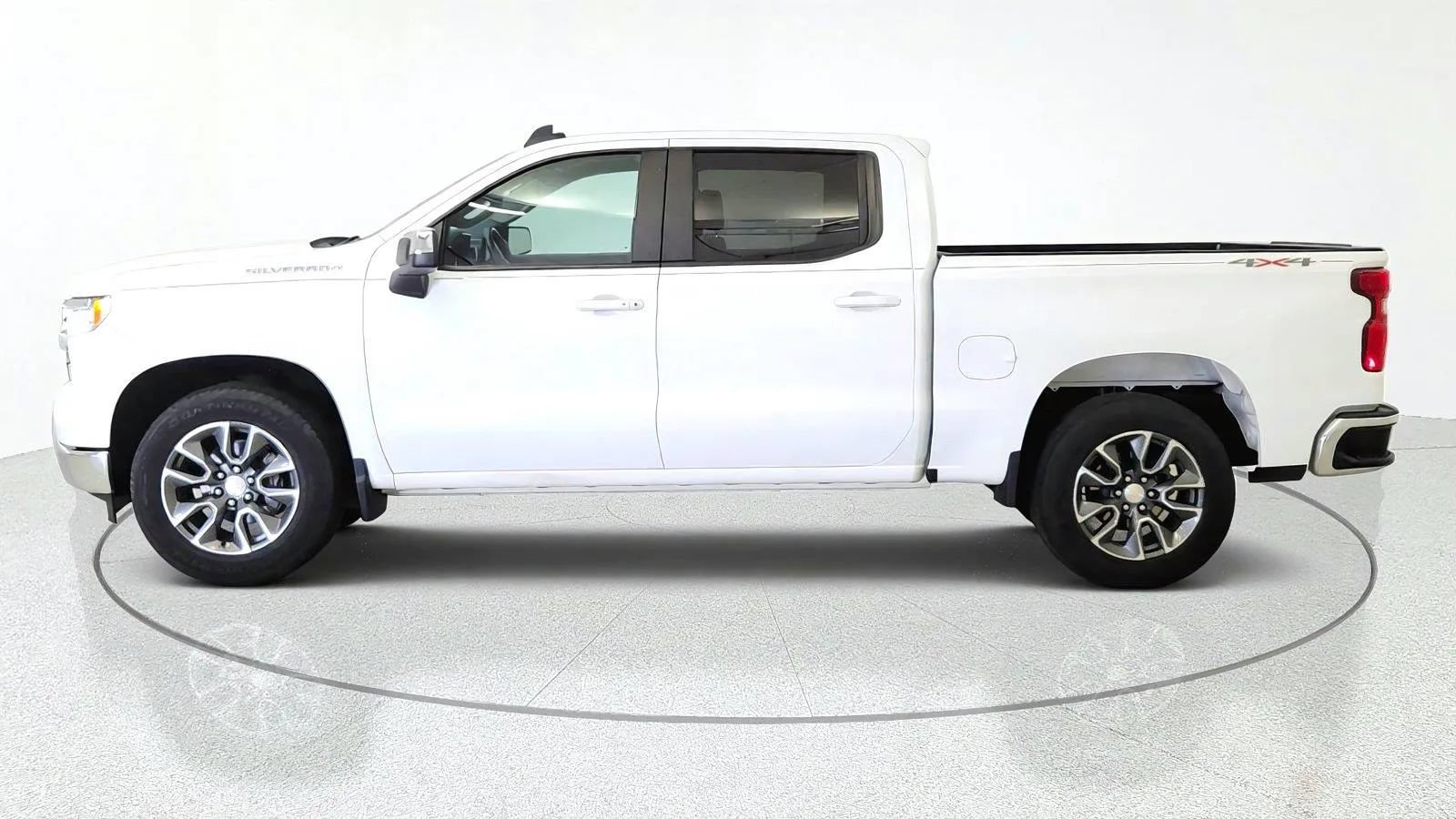 Used 2023 Chevrolet Silverado 1500 LT AWD/4WD image 5