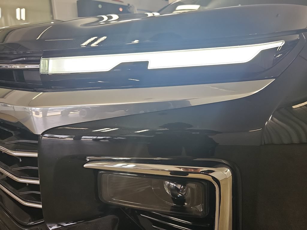 Certified 2025 Chevrolet Traverse High Country AWD/4WD image 39