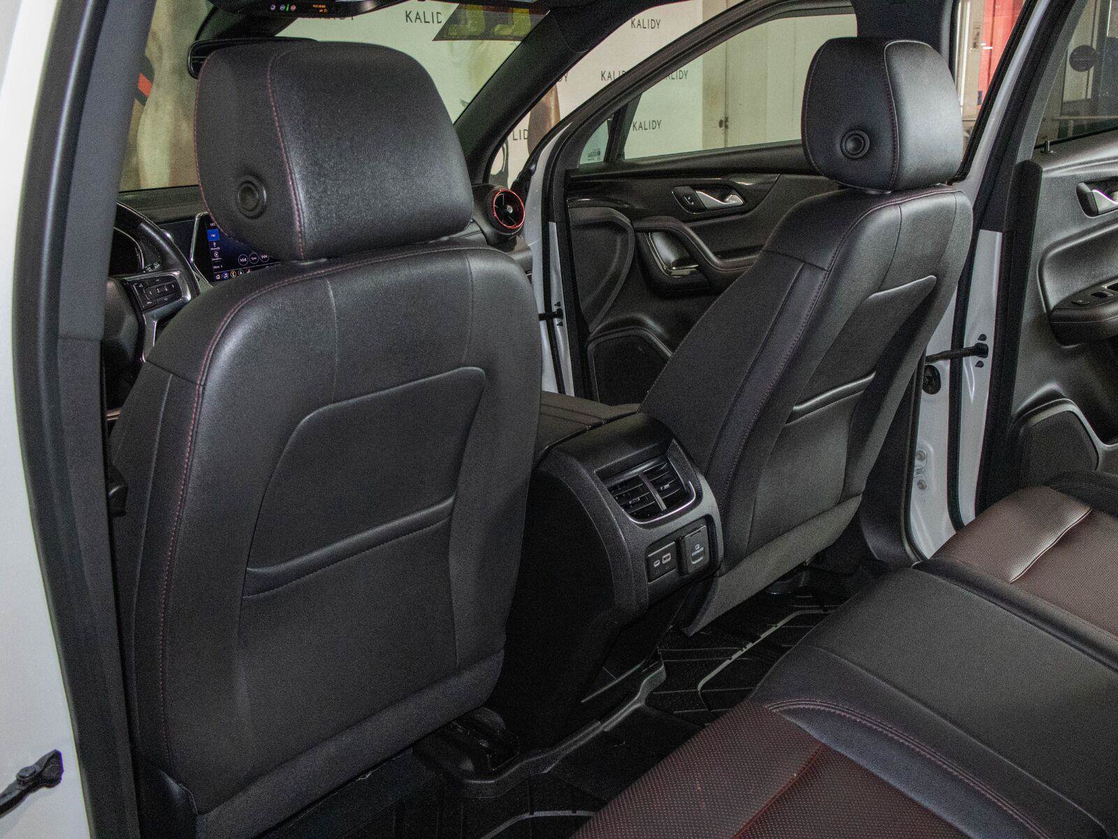 Used 2022 Chevrolet Blazer RS w/ Enhanced Convenience Package FWD image 10