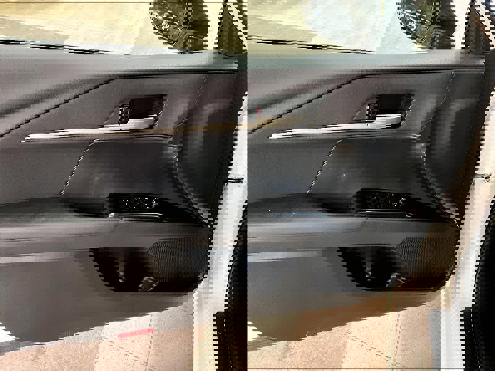 Used 2025 Toyota Camry LE image 9