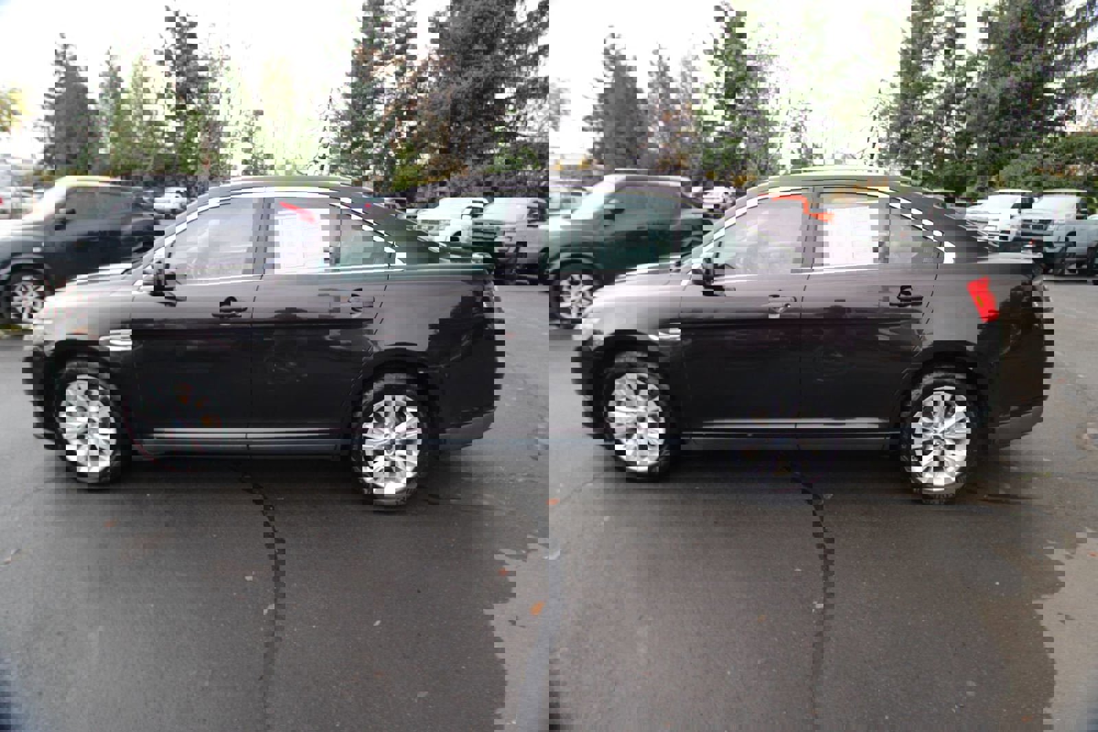 Used 2013 Ford Taurus SEL AWD/4WD image 2