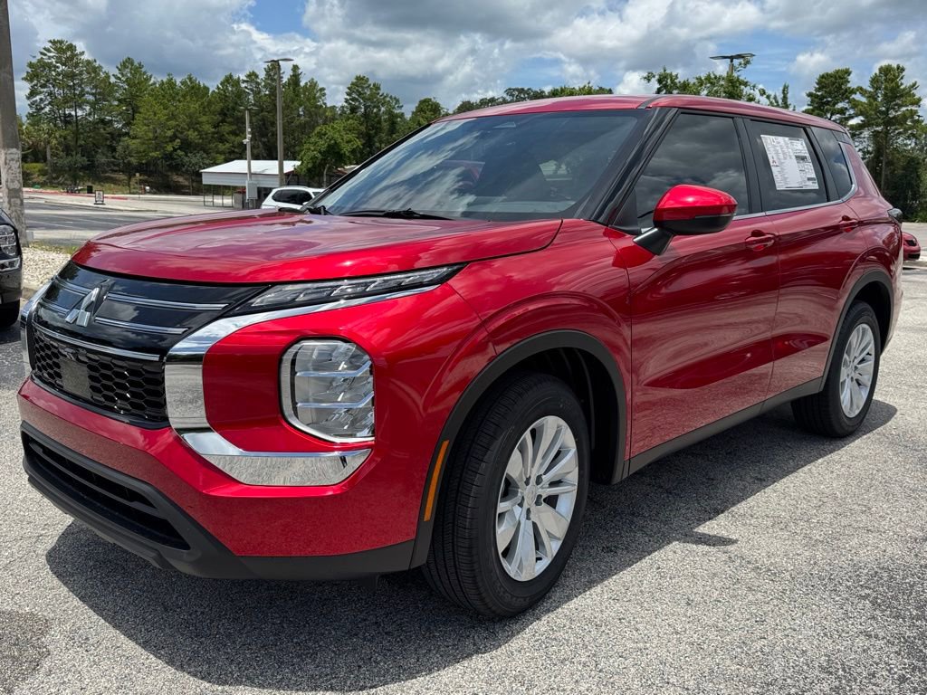 New 2025 Mitsubishi Outlander ES image 3