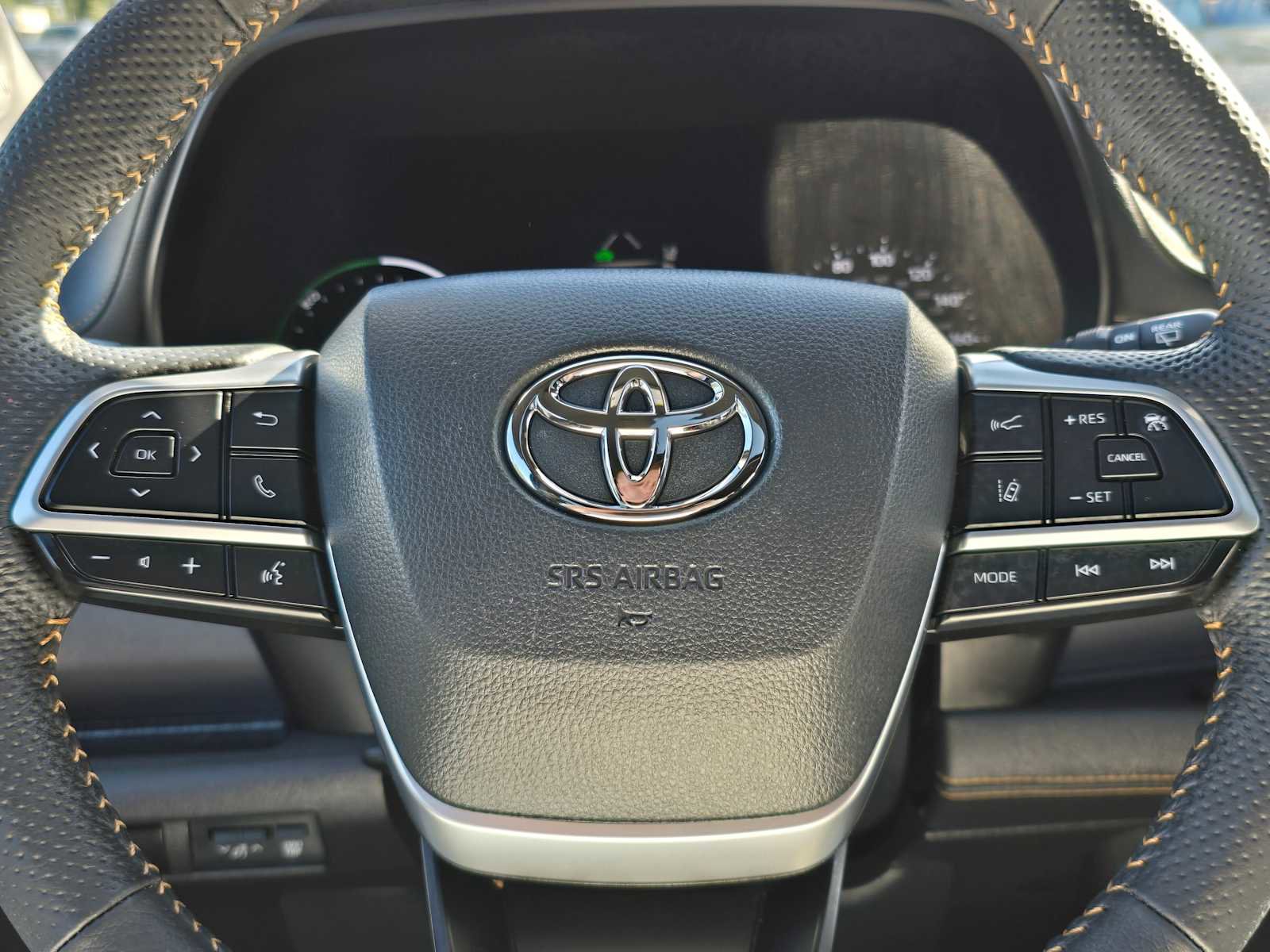 Used 2024 Toyota Sienna XLE Woodland Edition AWD/4WD image 26