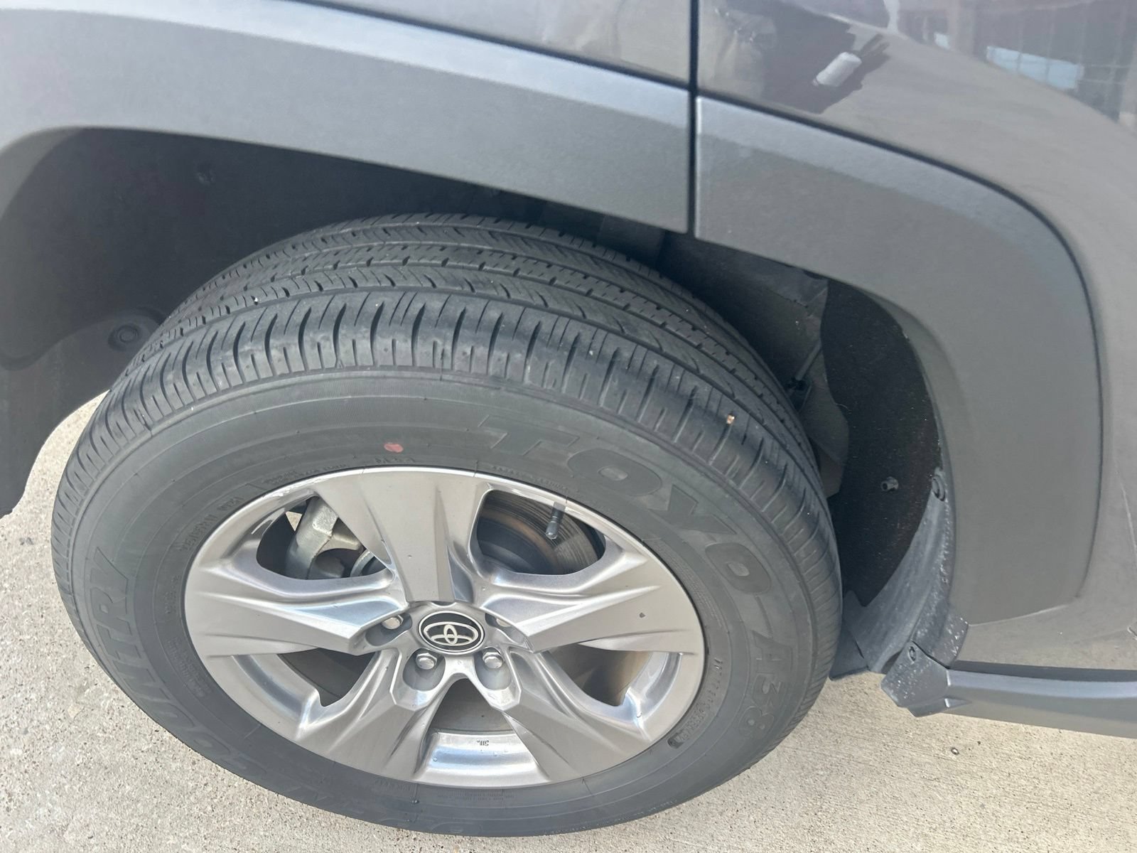 Used 2025 Toyota RAV4 XLE FWD image 9
