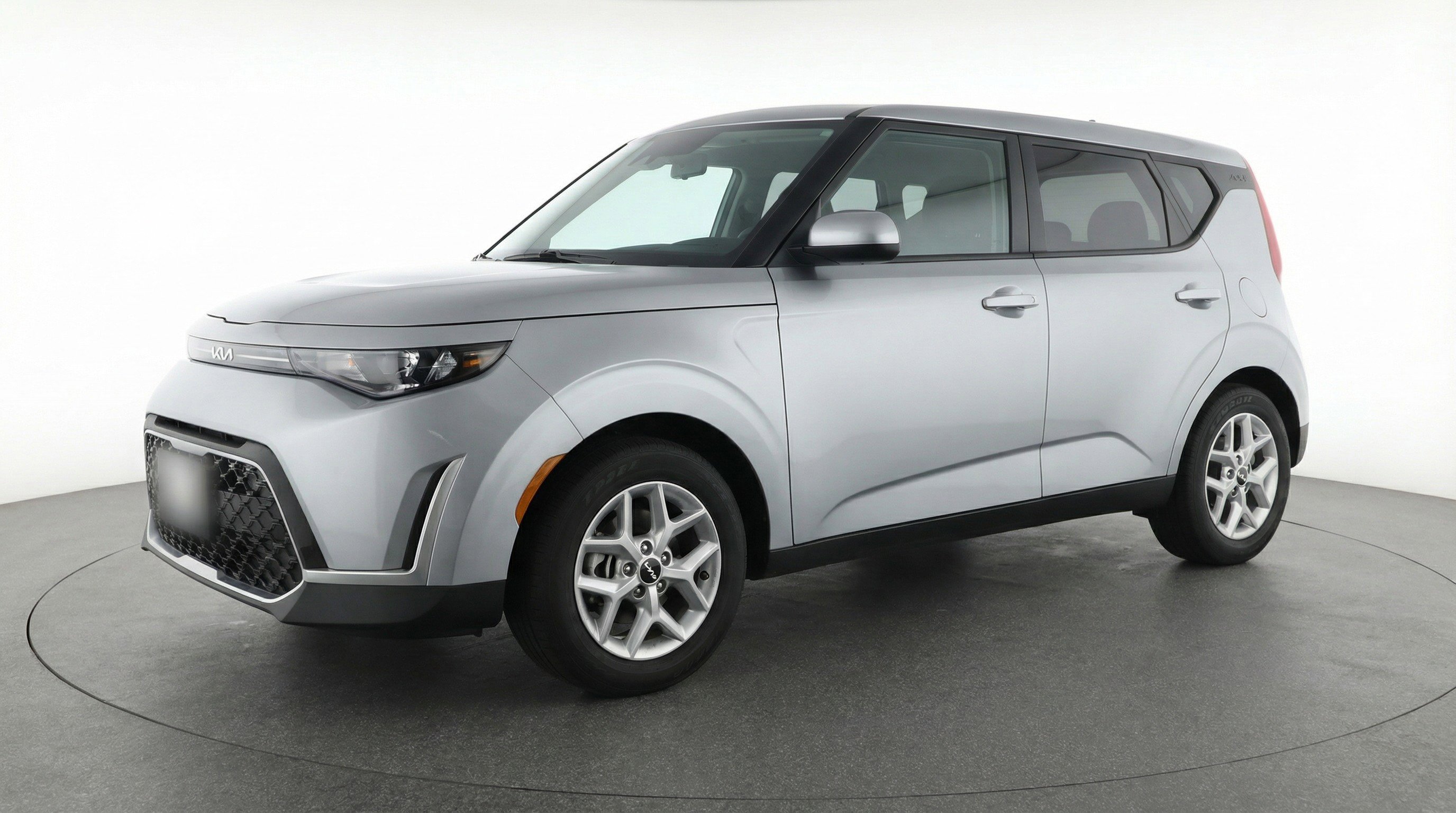 Used 2025 Kia Soul LX w/ LX Technology Package FWD image 3