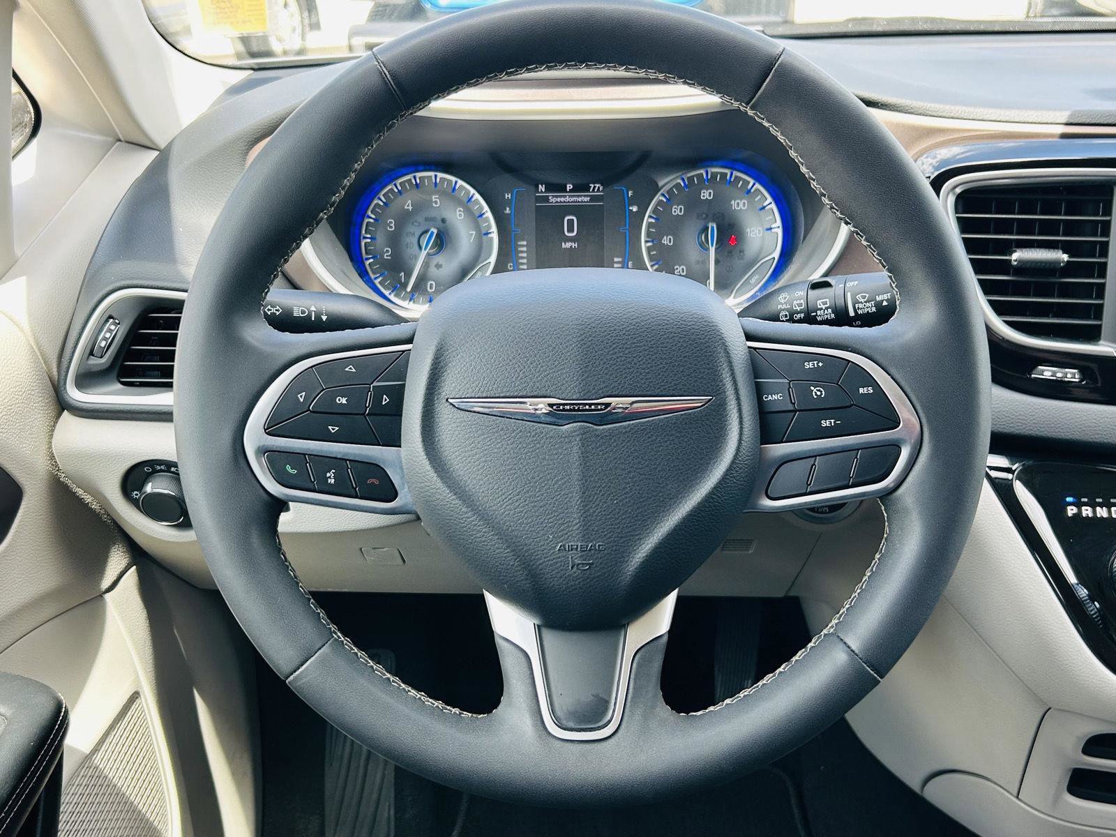 Used 2023 Chrysler Voyager LX image 13