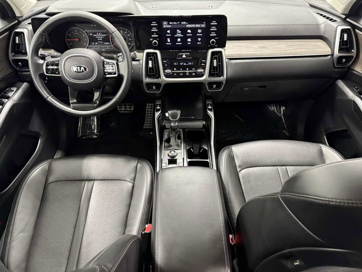 Used 2021 Kia Sorento EX image 11