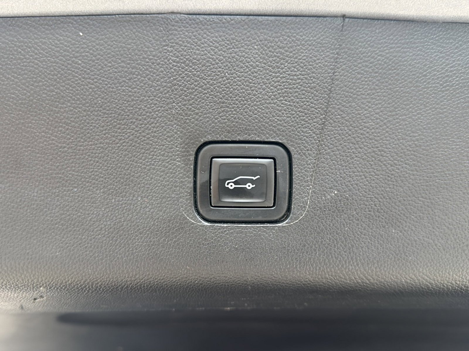 Used 2020 Chevrolet Traverse LT w/ Driver Confidence II Package AWD/4WD image 28