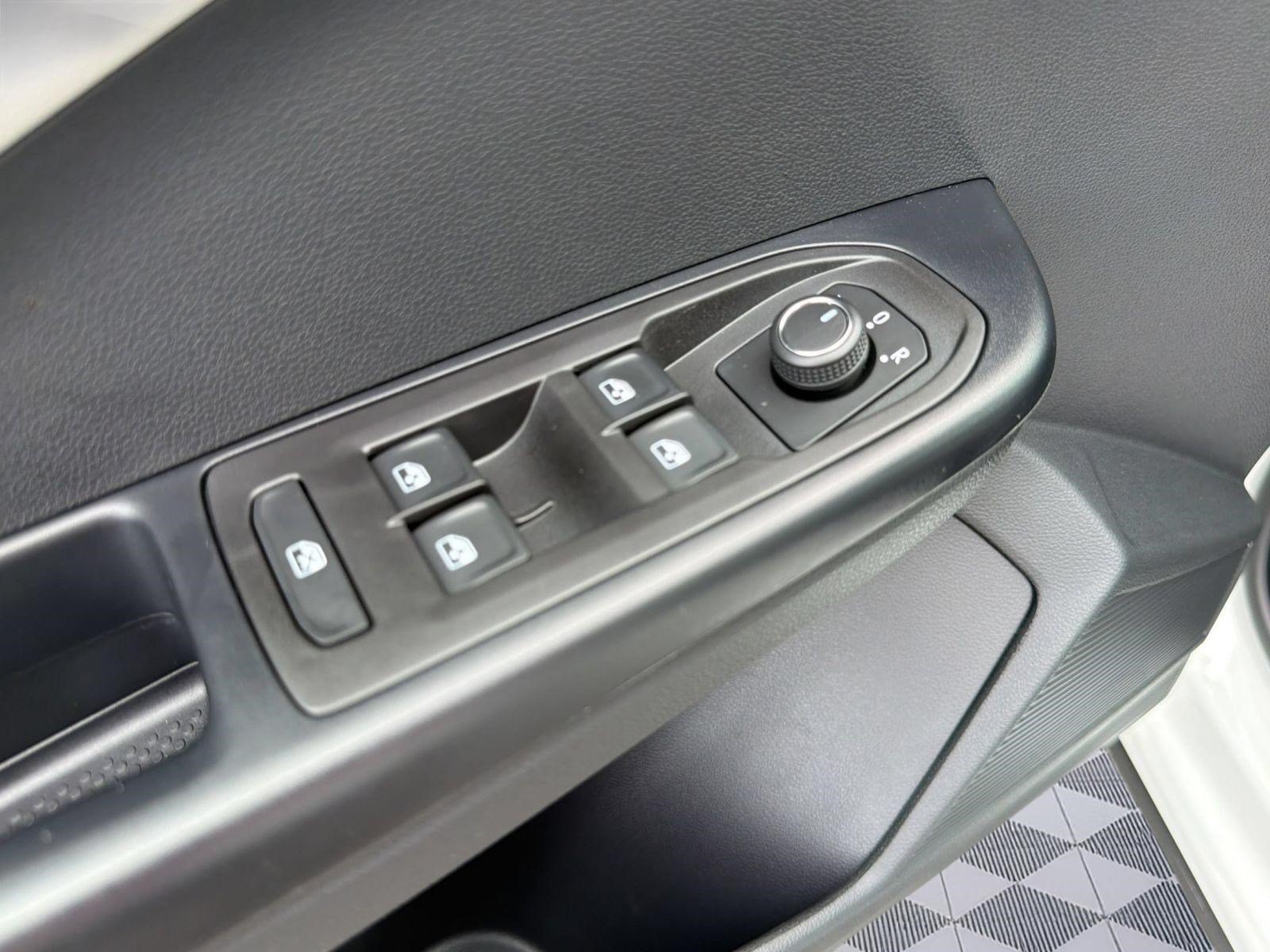 New 2026 Volkswagen Taos S FWD image 23
