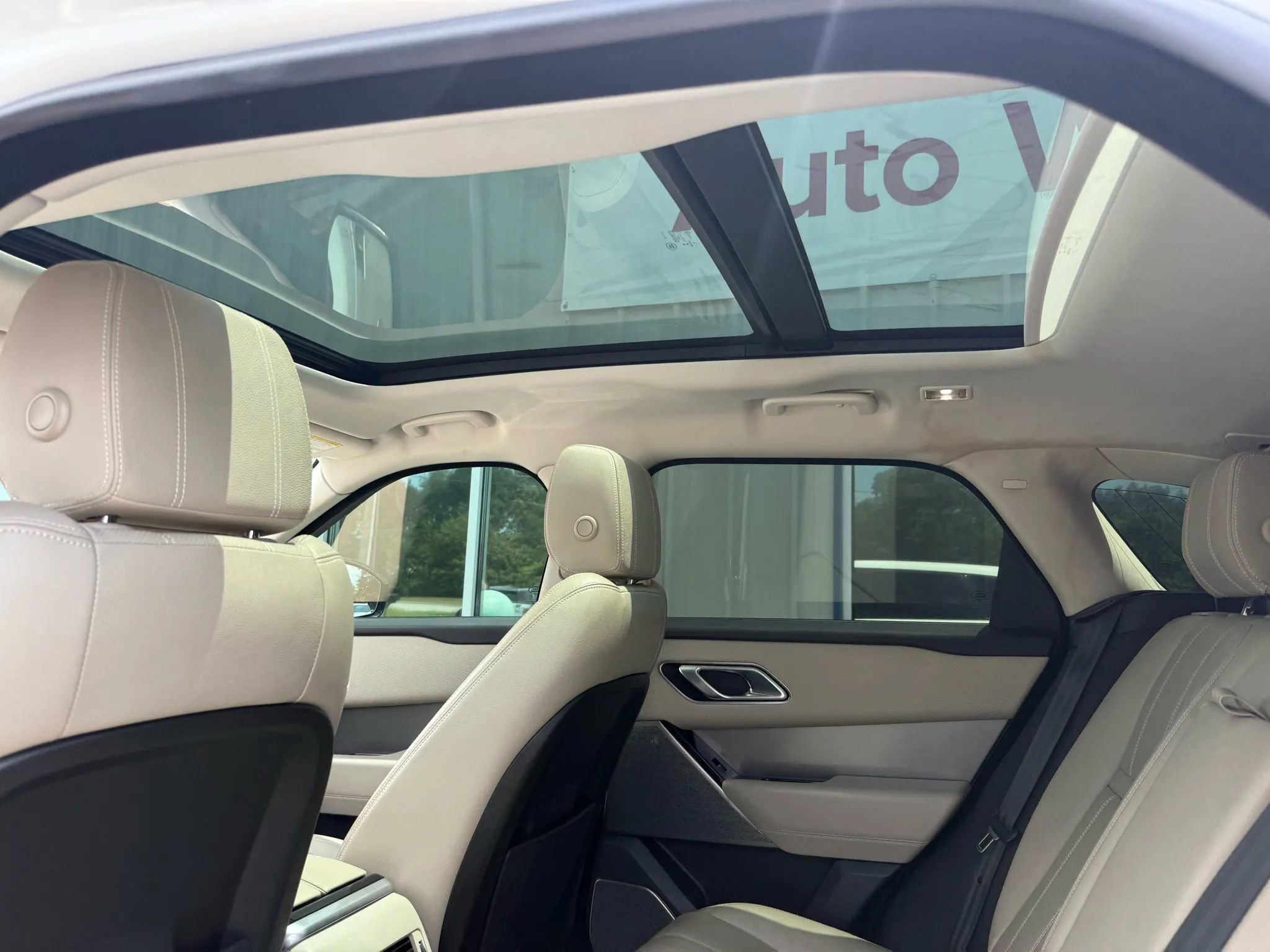 Used 2020 Land Rover Range Rover Velar S image 14