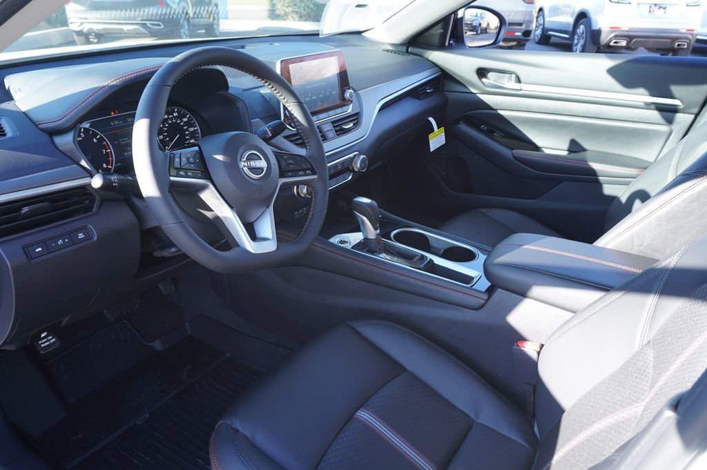 Certified 2025 Nissan Altima 2.5 SR image 16
