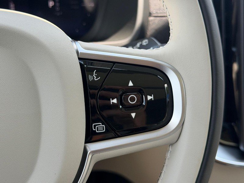 New 2026 Volvo XC90 T8 Ultra w/ Protection Package Premier AWD/4WD image 12
