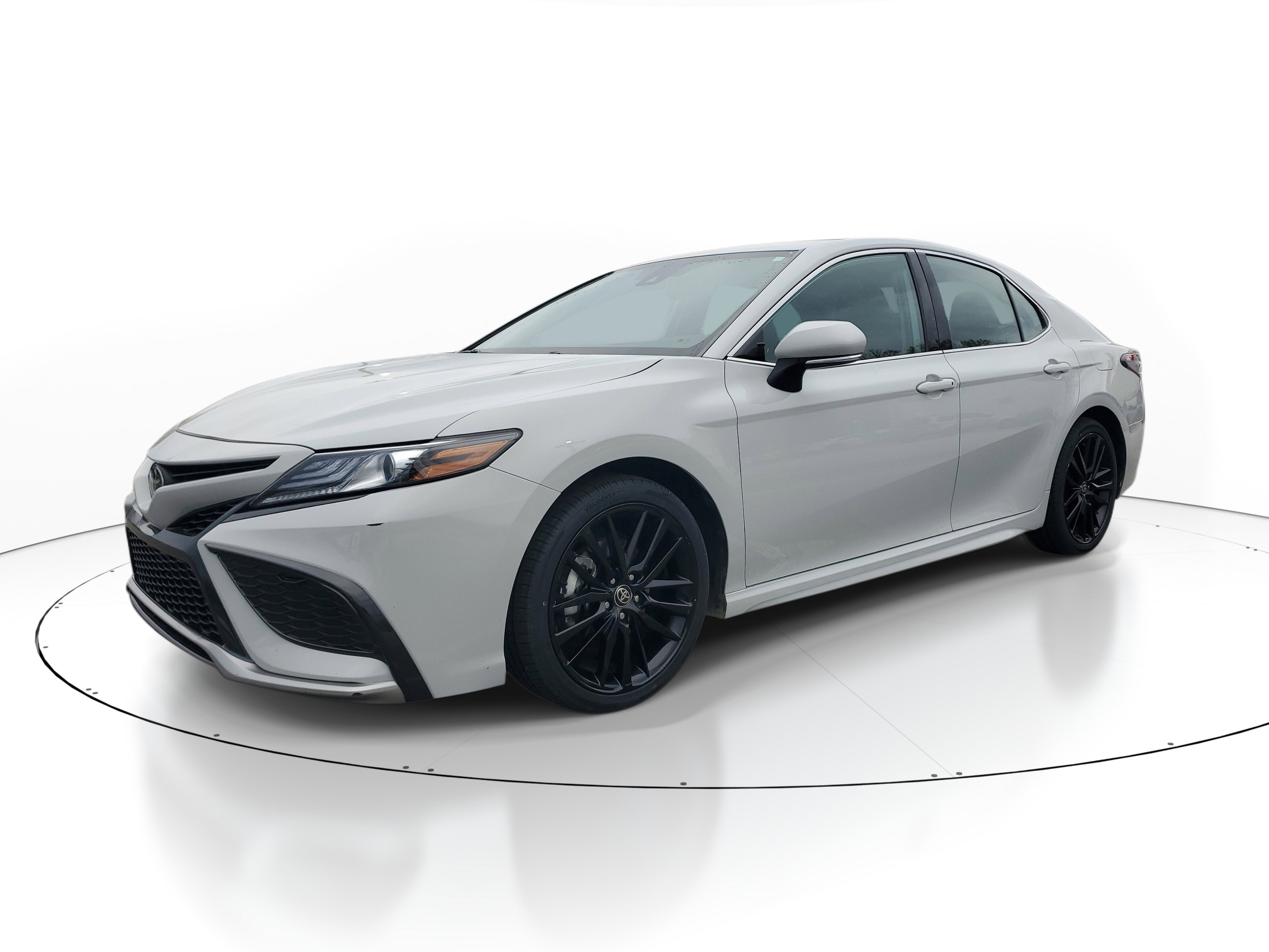 Used 2024 Toyota Camry XSE image 3