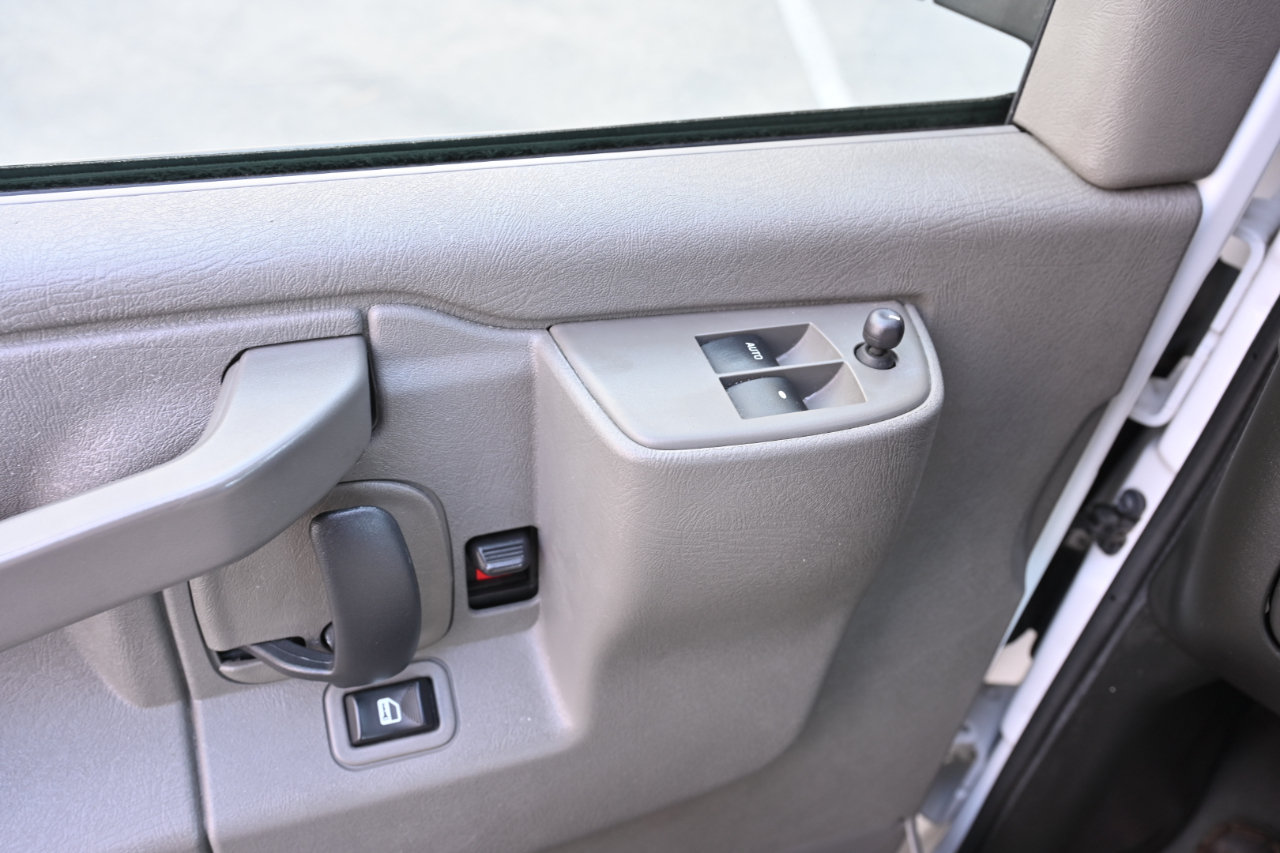 Used 2022 Chevrolet Express 2500 w/ Driver Convenience Package RWD image 19