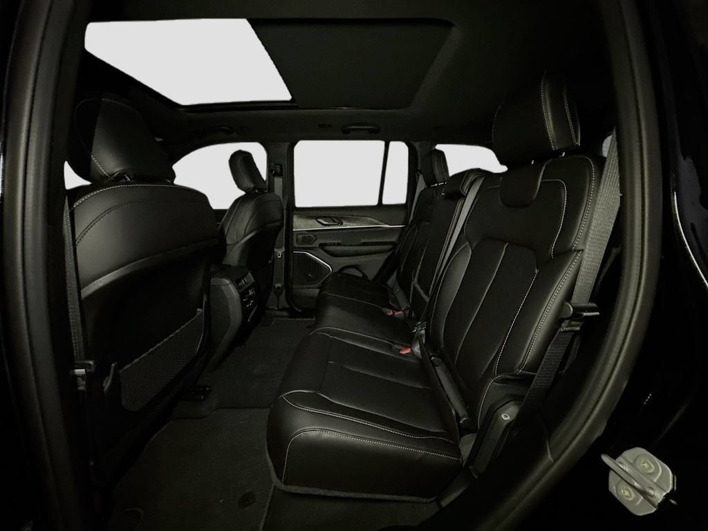 New 2026 Jeep Grand Cherokee Limited AWD/4WD image 15