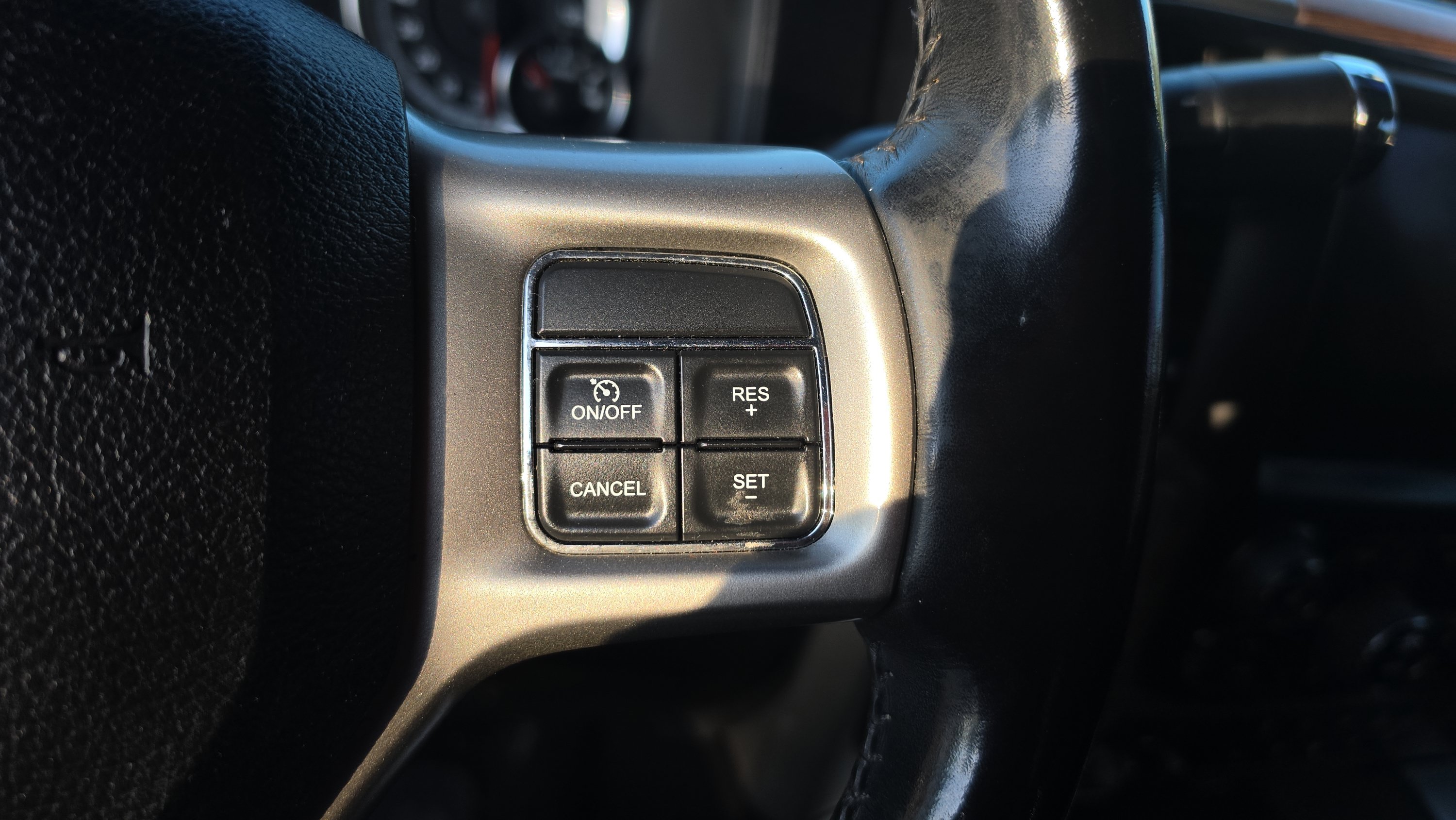 Used 2018 RAM 2500 Laramie w/ Convenience Group AWD/4WD image 15
