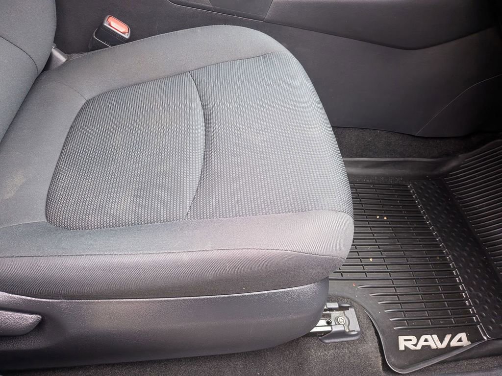 Used 2020 Toyota RAV4 LE w/ All Weather Liner Package FWD image 27