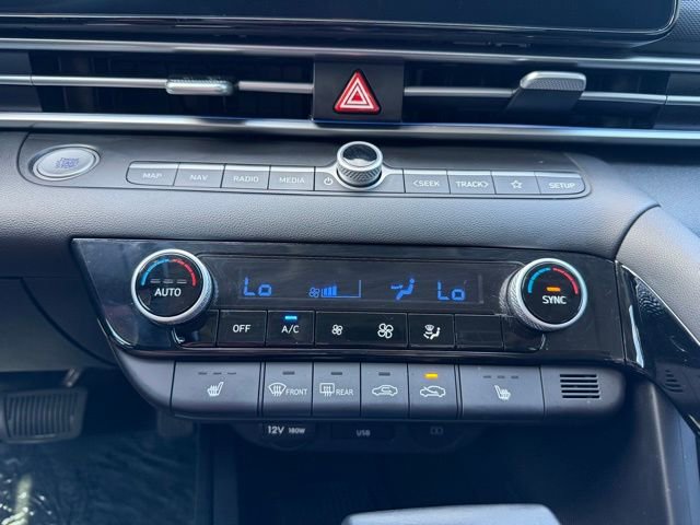 Used 2025 Hyundai Elantra Limited image 25