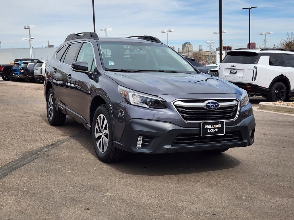 Used 2022 Subaru Outback Premium AWD/4WD image 3