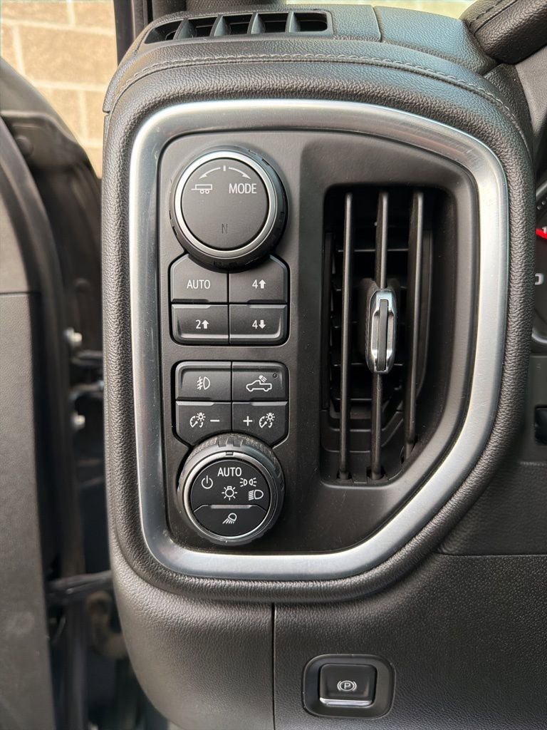 Used 2020 Chevrolet Silverado 3500 High Country image 16